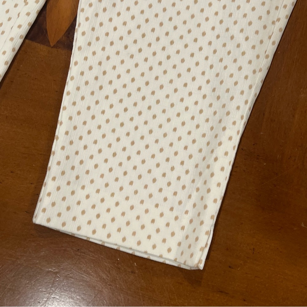 NWT $80 Chico’s So Slimming Bridgette Ikat Dot Capri White/Neutral Size 0.5/6 - Picture 7 of 15